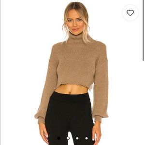 L’Academie Lucia Cropped Turtleneck. Light Tan. Size Small. Like new condition